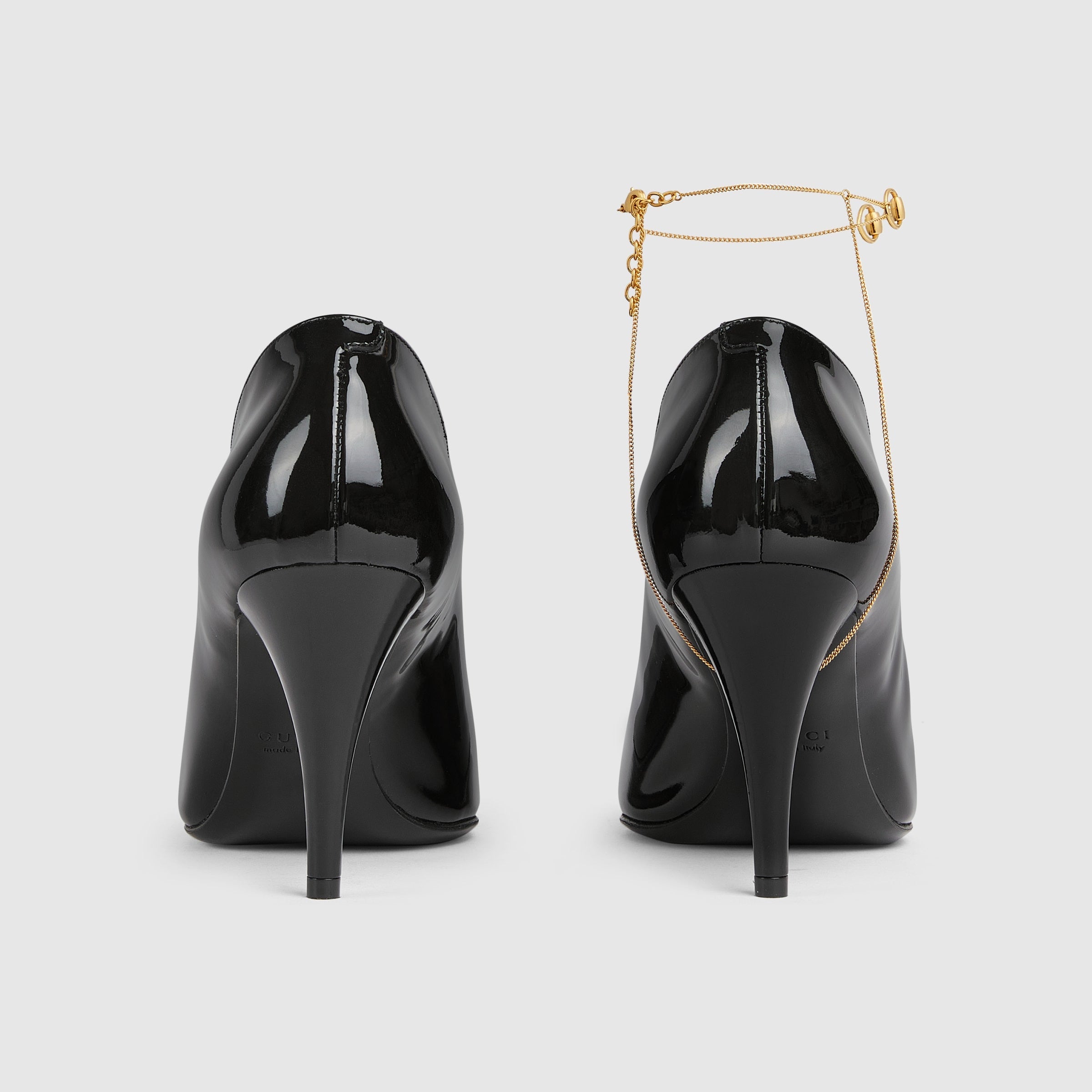 Gucci Leather Décolletté Pumps With Jewel