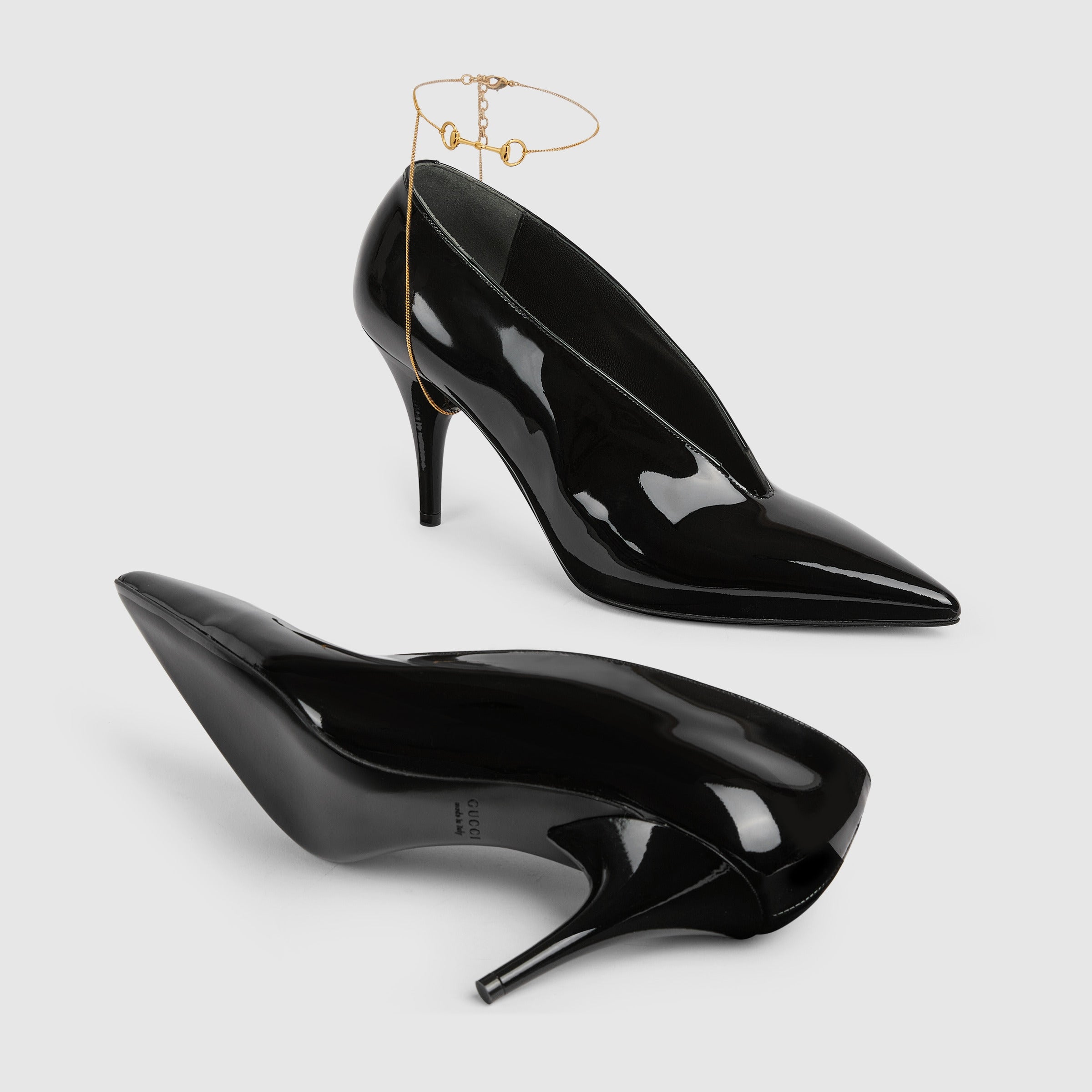 Gucci Leather Décolletté Pumps With Jewel